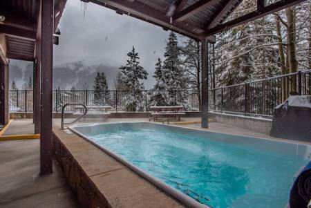 Mountain Plaza - Copper Mountain Lodging with Hot Tub